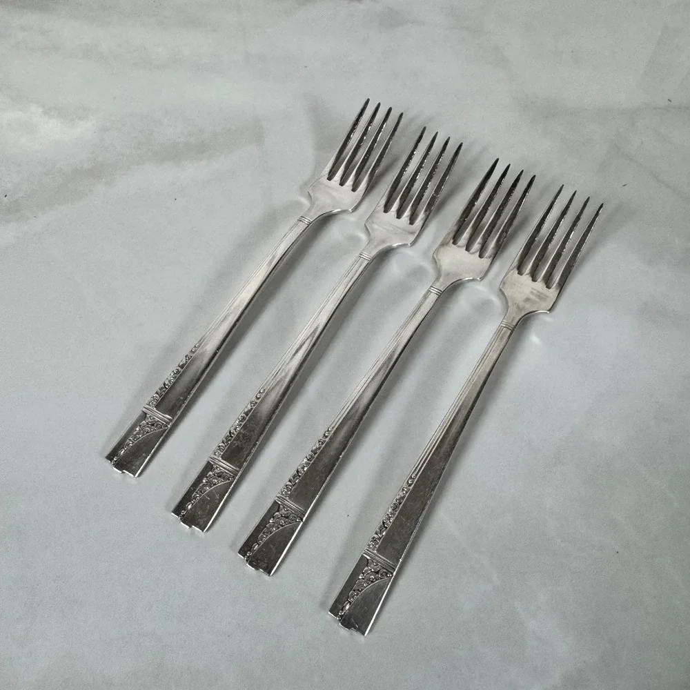 Set‎ of 4 Oneida Nobility Plate Silver Plated Dinner Forks Caprice Floral Lot 2